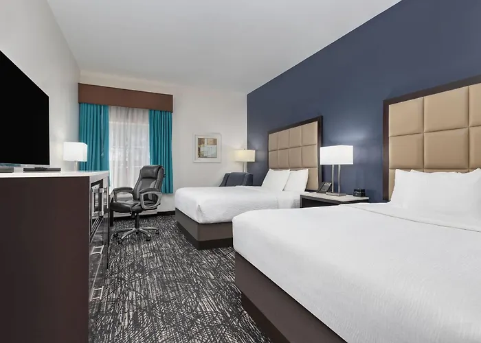La Quinta Inn And Suites By Wyndham Paris