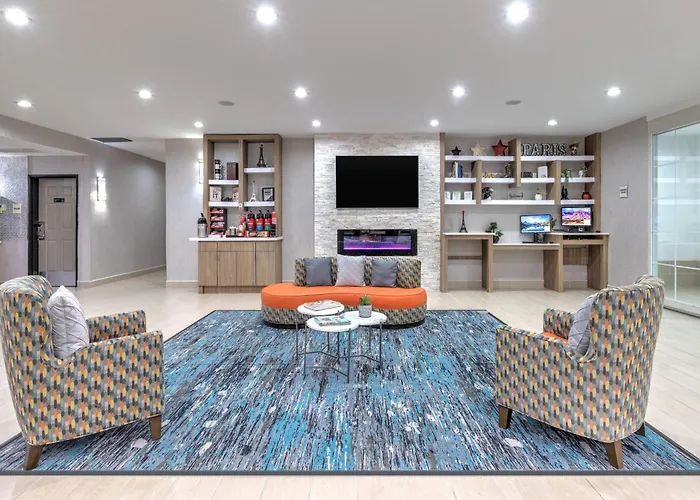 La Quinta Inn And Suites By Wyndham Paris