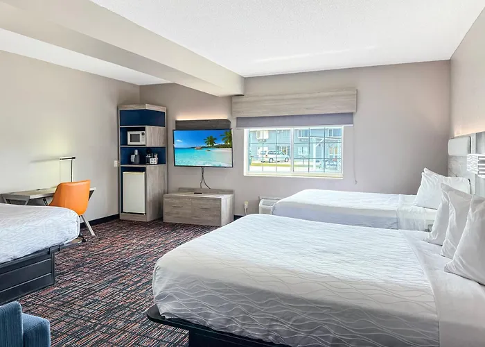 Reston Inn & Suites