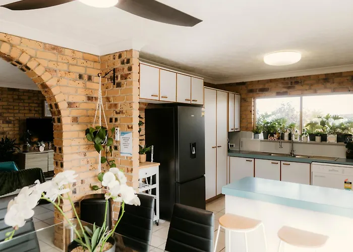 Kennedy Drive Boutique Motel & Nursery- Close To City Centre & Airport - 24 Hour Self Check-In
