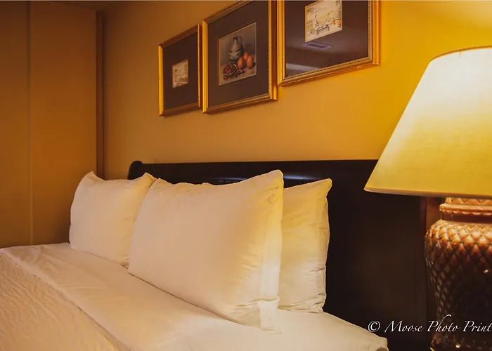 Grant Hall Hotel
