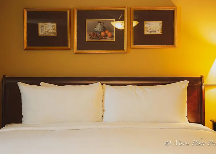 Grant Hall Hotel