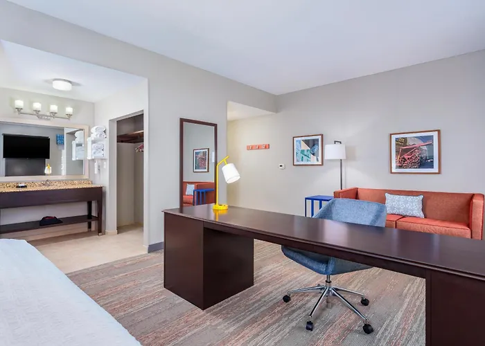 Hampton Inn And Suites Parkersburg Downtown