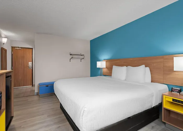 Days Inn By Wyndham Austin