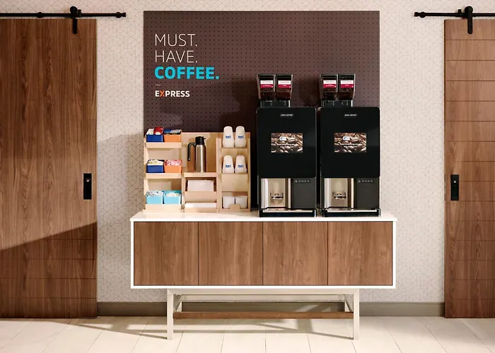 Holiday Inn Express & Suites Bakersfield Airport By Ihg