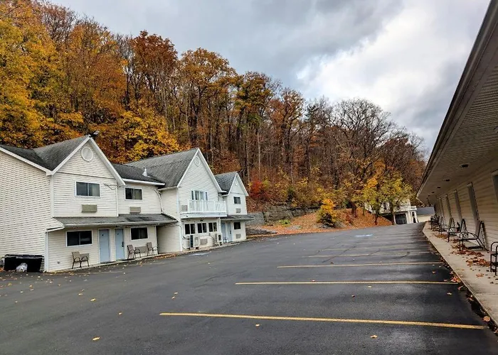 The Falls Motel - 2 Mi To " Watkins Glen State Park, Wineries " And 4 Mi To Watkins Glen International Track " The Glen "