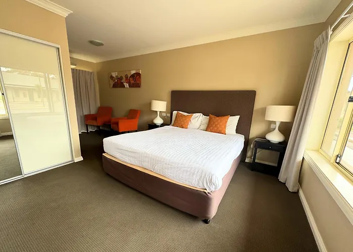 Sundowner Motel Hotel