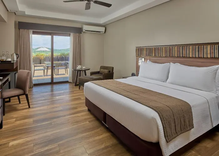 Two Seasons Coron Bayside Hotel
