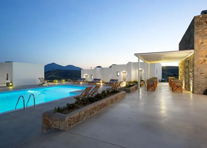 Lithos Luxury Rooms (Adults Only)