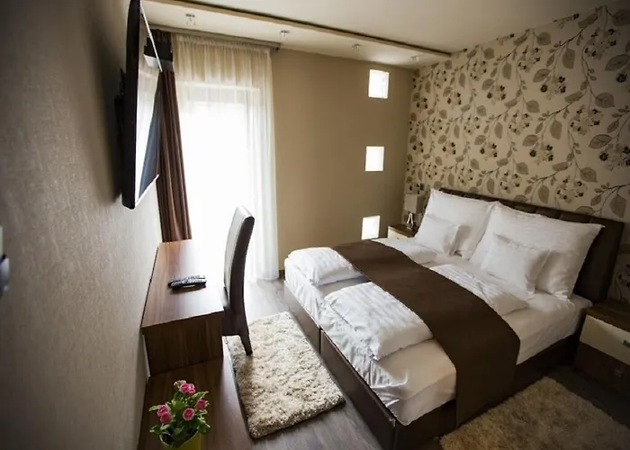 Pole Position Beach Hotel