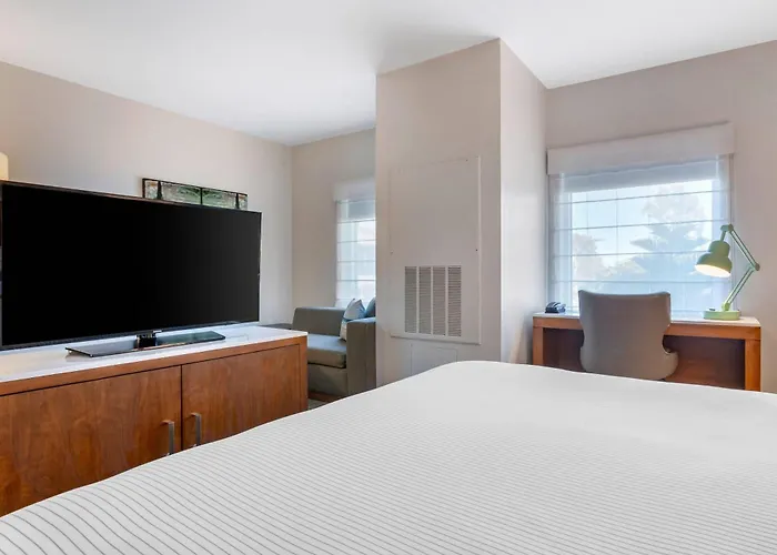Cambria Hotel Lax