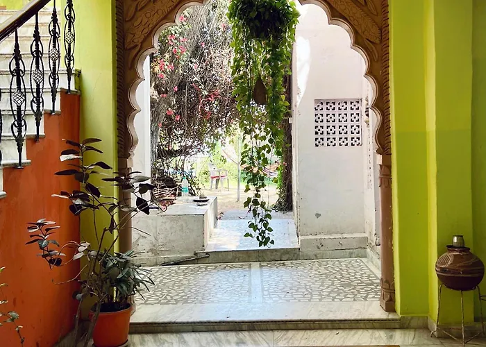 Hotel Paramount Palace