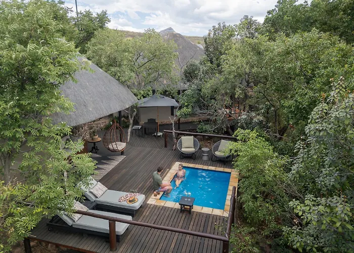 Ndlovu Safari Lodge