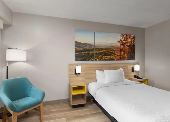 Days Inn By Wyndham Charleston Wv