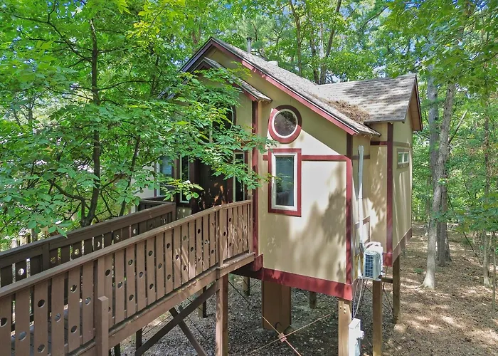 The Grand Treehouse Resort