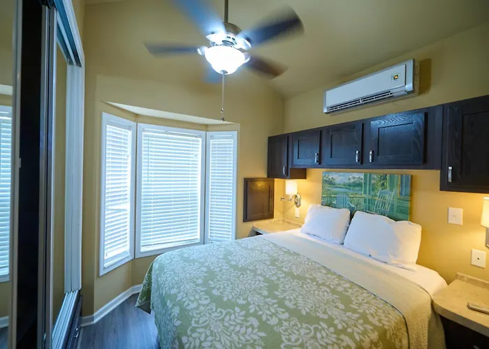 Live Oak Landing