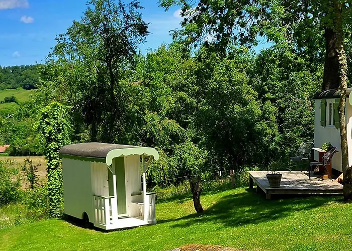 Petit A Petit - Gypsy Wagons And Bell Tents In The Bourgogne