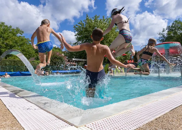 Camping La Plage Lot Vallee De La Dordogne Rocamadour