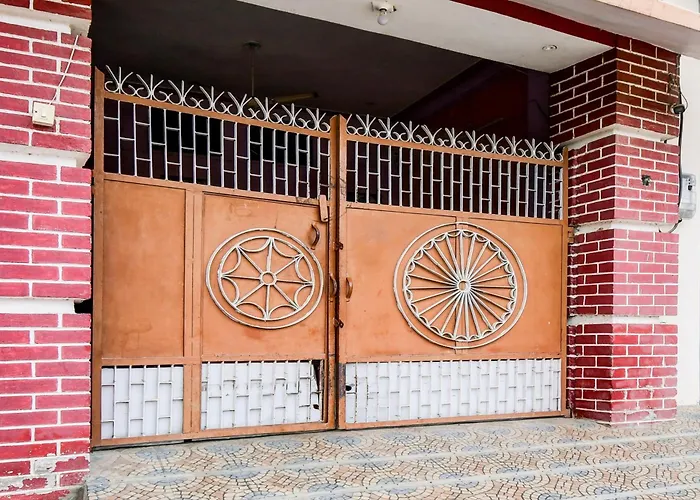 Mahamaya Guest House