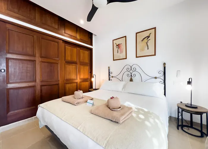 Hélène Holidays - Hotel Boutique