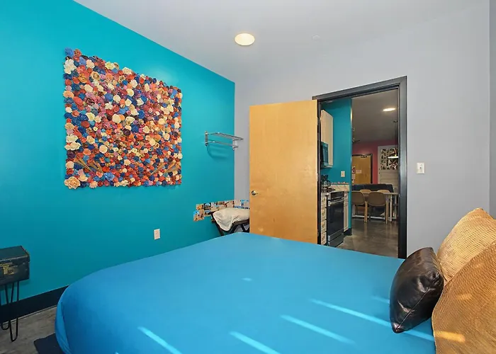 Miami Beach Vibe Deluxe Suite For 10