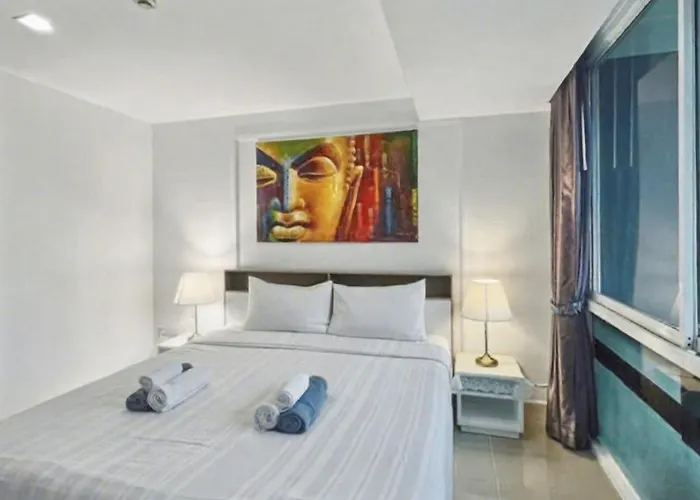 Kris - Modern Spacious 2 Bedrooms Condo With Pool