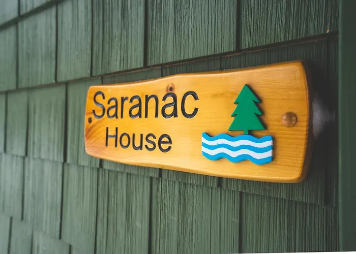 Wolfjaw Lodge