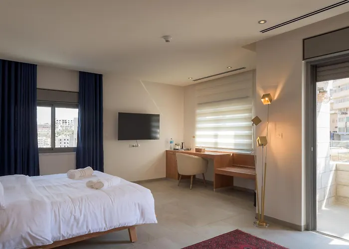 Dar Al Mauge Boutique Hotel With Outdoor Pool