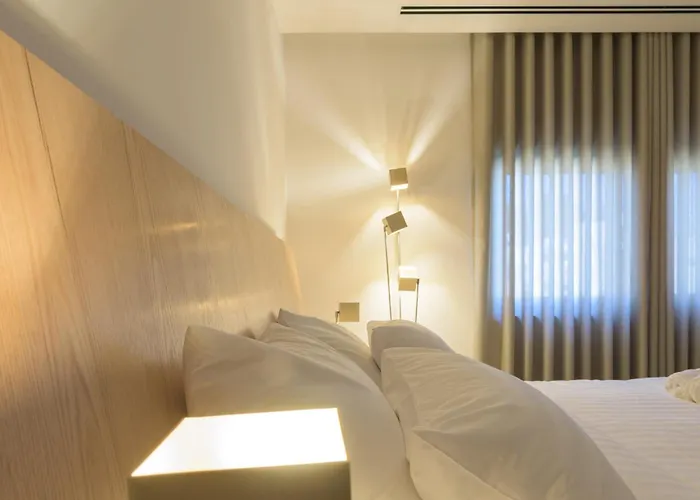 Dar Al Mauge Boutique Hotel With Outdoor Pool