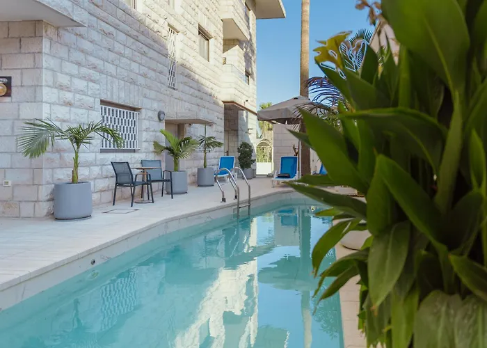 Dar Al Mauge Boutique Hotel With Outdoor Pool