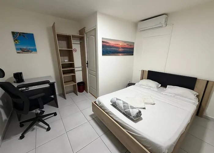 Azur Hotel