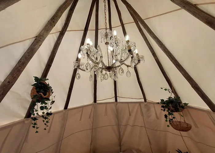 Hemma Fran Hemma - Tipi Glamping