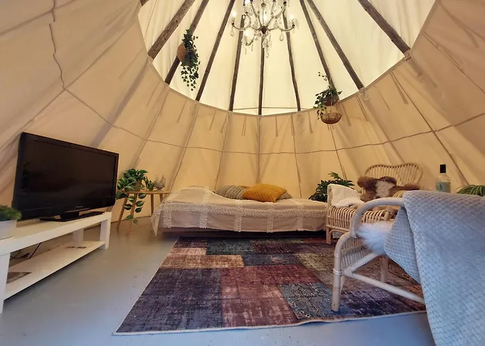 Hemma Fran Hemma - Tipi Glamping