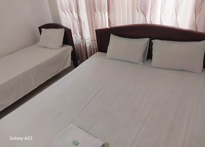 Senanayaka Holiday Inn