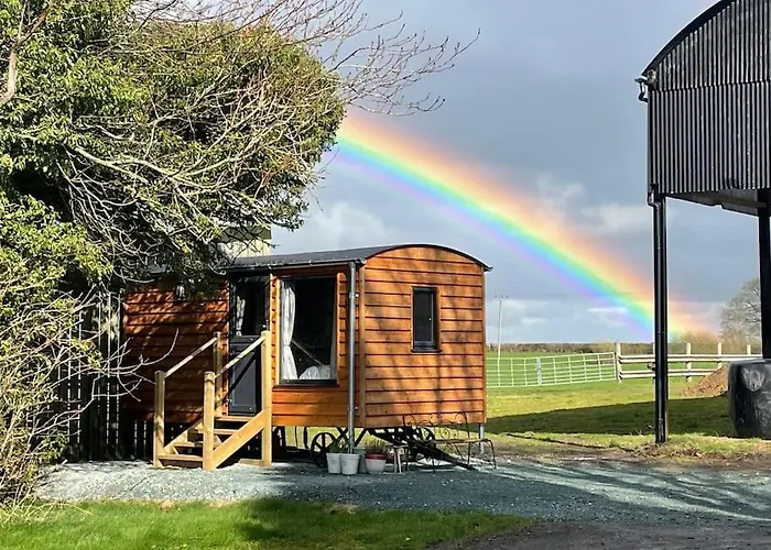 Cosy Shepherd'S Hut Near Shrewsbury