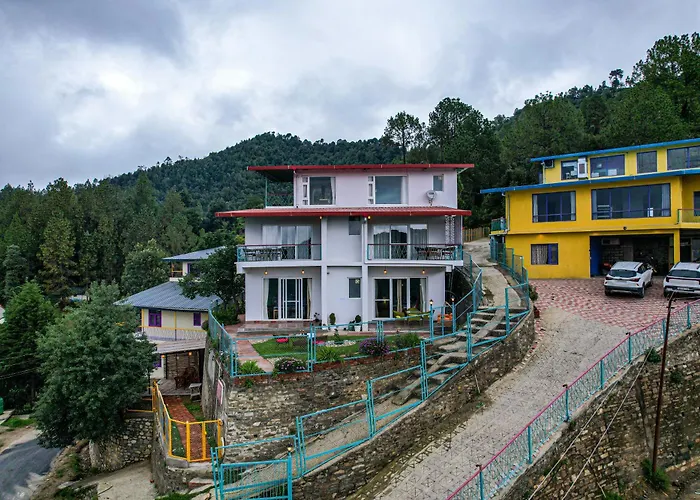 Adrushya Estates Luxury Suites, Mukteshwar