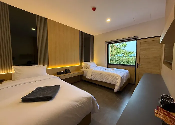 Box Box Hotel And Sports Restaurant