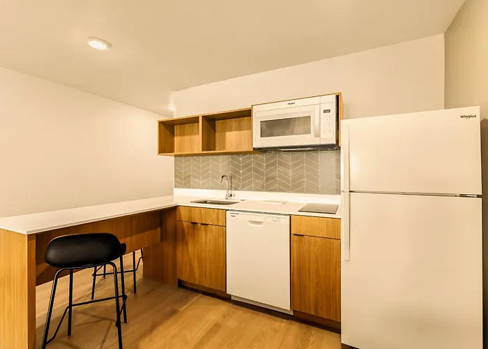 Livaway Suites Portland- Scarborough