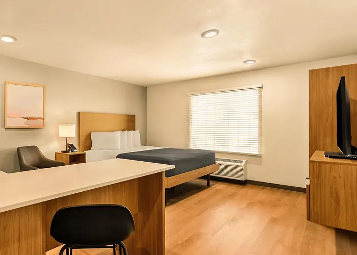 Livaway Suites Seattle- Renton