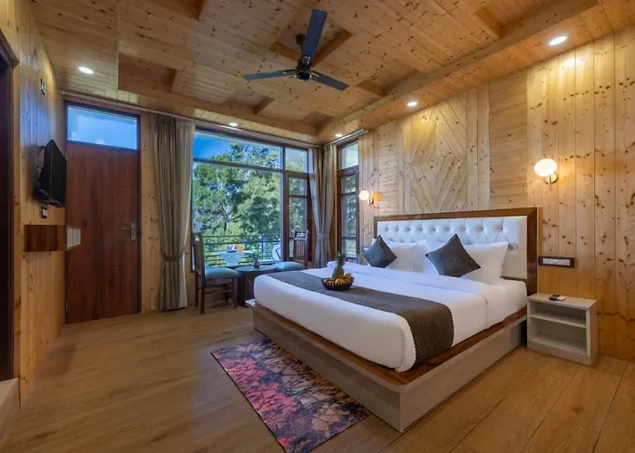 Pine Garden Heera Lodge Kasauli Near Mall Road Operated By Evening Sky