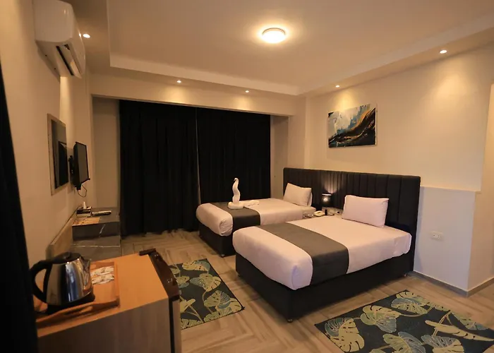 Akhenaton Hotel