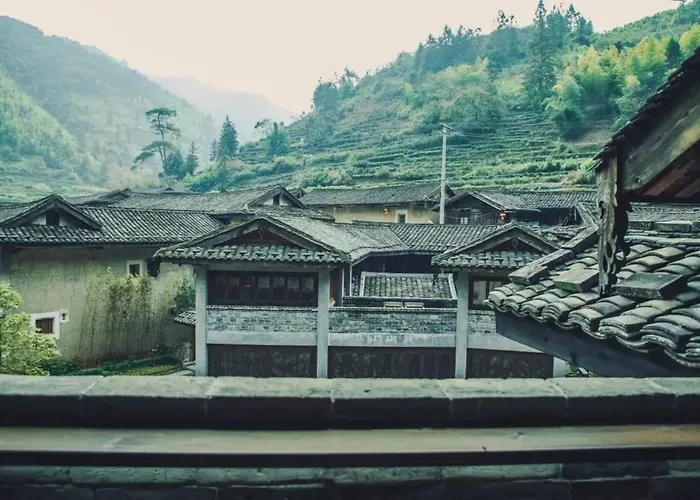 Tsingpu Tulou Retreat 青普文化行馆 南靖土楼店