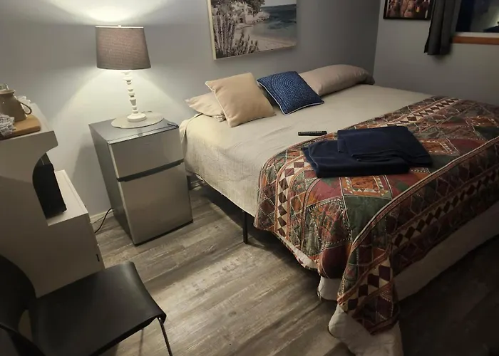 Lakeside Village Park Motel
