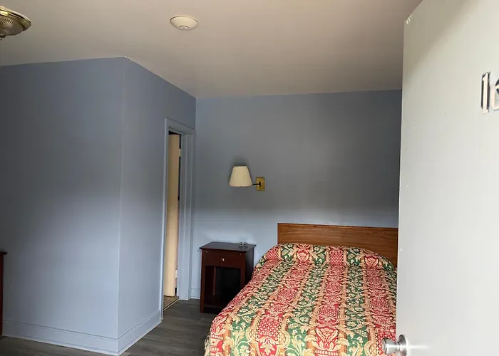 Shady Grove Motel