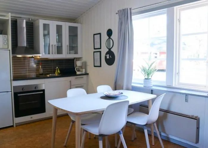 Stenoe Havsbad Och Camping