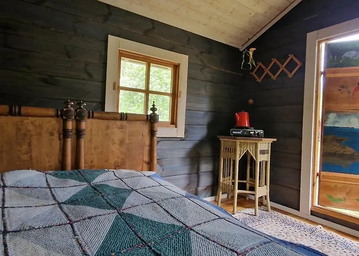 Rentukka - Saehkoettoemaet Yoepymismoekit - Off-Grid Cottages