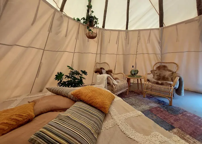 Hemma Fran Hemma - Tipi Glamping