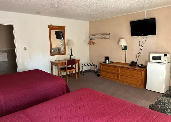 Redwood Arms Motel