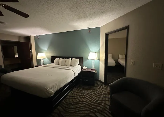 Baymont Inn & Suites By Wyndham Lincoln Ne