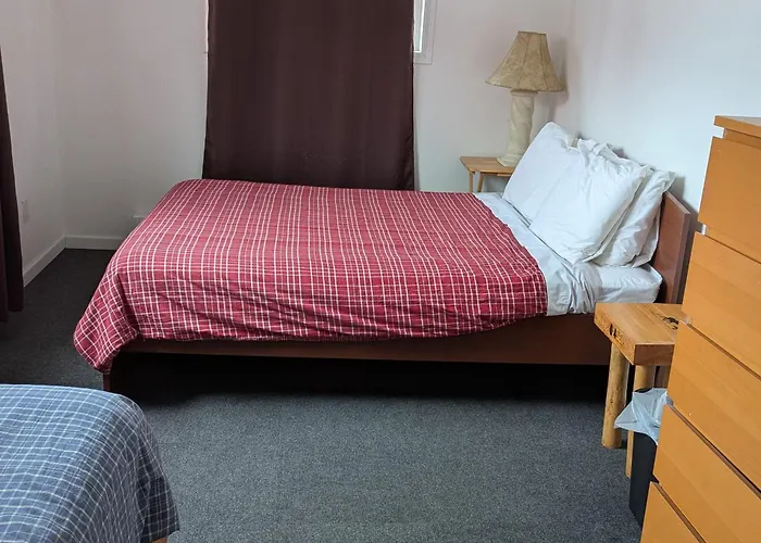 Twin Peaks Hotel Cabins
